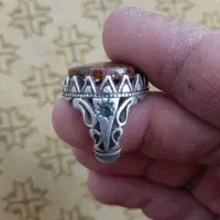 انگشتر رکاب نقره عقیق خاص کم نظیر دو طرف رکاب زمرد|جواهرات|نجفآباد, مولوی شمالی|دیوار