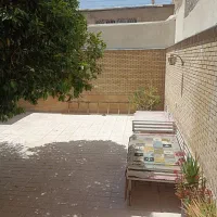 منزل دربست همراه حیاط وپارکینگ اختصاصی با امکانات|اجارهٔ کوتاه‌مدت آپارتمان و سوئیت|شیراز, شاهچراغ|دیوار