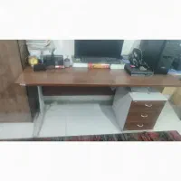 میز کامپیوتر به همراه فایل