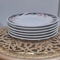 یک دست بشقاب چینی کاملا نو