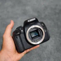 دوربین کنون 700d با لنز کیت و ۵۰ فیکس