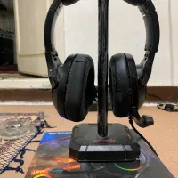 هدفون با پایه هدفون