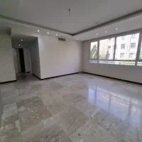 ۹۰متر / ۵ساله/ امکانات کامل/ سالن پرده خور/ دریانو