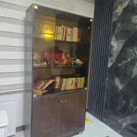 کتابخانه دو طبقه جادار در حد نو