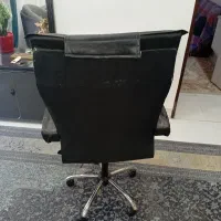 صندلی اداری چرم نیو مکس نو و سالم|مبلمان اداری|سیرجان, |دیوار