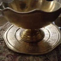 کاسه بشقاب برنزاصل قدیمی بالای 50سال قدمت داره