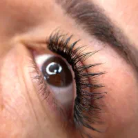 آموزش تخصصی اکستنشن مژه و لیفت|خدمات آرایشگری و زیبایی|قم, ولیعصر|دیوار