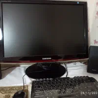 کامپیوتر شامل کیس،مانیتور،کیبرد، موس و اسپیکر|رایانه رومیزی|اندیشه, اندیشه فاز ۴|دیوار