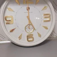 ساعت دیواری