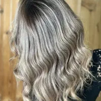 رنگ لایت فقط فقط هزینه مواد گرفت میشود|خدمات آرایشگری و زیبایی|برخوار, |دیوار