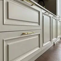 رنگ کار مصنوعات چوبی