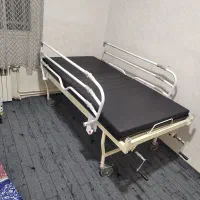 تخت سه شکنه بیمارستانی