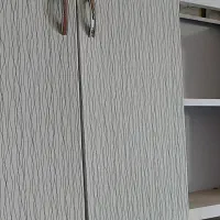 کابینت فلزی و شیشه ای دست دوم