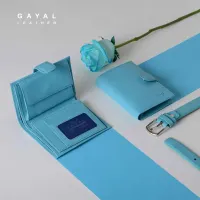 یک عدد کیف پول همراه با تعدادی کارت اعتباری گم شده
