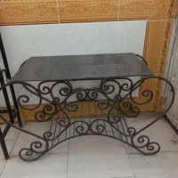 میز محکم واهنی