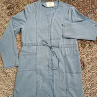 لی .