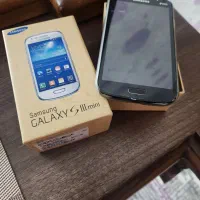 چند عدد گوشی قدیمی مناسب دکور