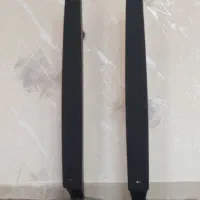 دوعدد اسپیکر و میز ال ای دی