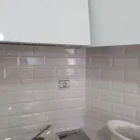 کاشیکاری باچسب بین کابینتی وانجام خرده کاری