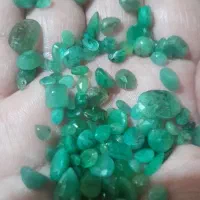 زمرد طبیعی ۳هزار قیراط از مخراجی تا ۸قیراطی