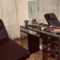 میز و ایینه میکاپ