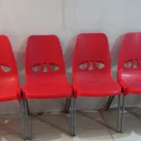 صندلی انتضار و کافی شاپ