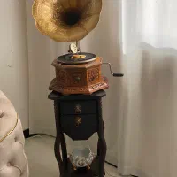 گرامافون|کلکسیون اشیاء عتیقه|اردبیل, |دیوار