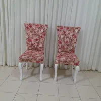 دو عدد صندلی