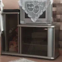 تلویزیون LG و میز تلویزیون