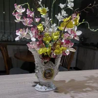 گلدان چینی گل برجسته با گل