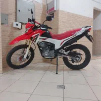 موتور سیکلت سی آر اف 200