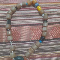 گردنبندقدیمی|کلکسیون اشیاء عتیقه|رامند, |دیوار