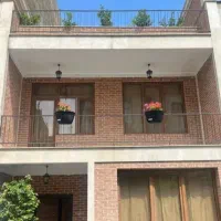 خانه کلنگی ۱۸۰متر در خ ولیعصر بالای چهارراه مختاری