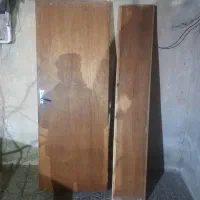 درب چوبی سالم به همراه قفل ودستگیره