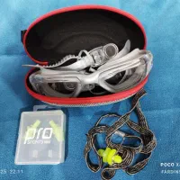 عینک شنا و گوی چرخشی