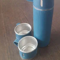 فلاسک مسافرتی نیم لیتری همراه2لیوان اضافه