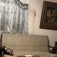 یک عدد بوفه و یه دست مبل