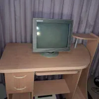 میز و صندلی و مانیتور|میز تحریر و کامپیوتر|مشهد, مقدم|دیوار