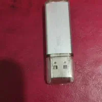 فلش ۱۶ گیگ سیلیکون پاور