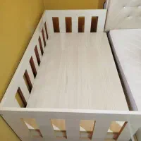 تخت نوزاد سالم