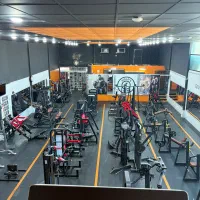منشی باشگاه بدنسازی
