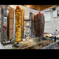 استخدام نیرو جهت کار در فست فود