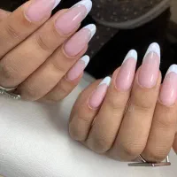 کاشت ناخن فقط ۲۰۰