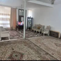 فرش کرم دستباف گونه سرام