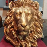 مجسمه دیواری سر شیر طلایی