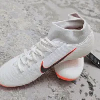 کفش ورزشی فوتبالی چمنی وارداتی|تجهیزات ورزشی|قم, شهرک طالقانی|دیوار