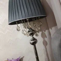 آباژور ایستاده