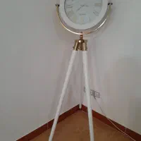 ساعت ایستاده