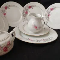 چینی گل میخکی قدیمی و بلور و چینی|ظروف سرو و پذیرایی|اصفهان, لاله|دیوار