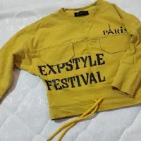 کفش و لباس بچگانه